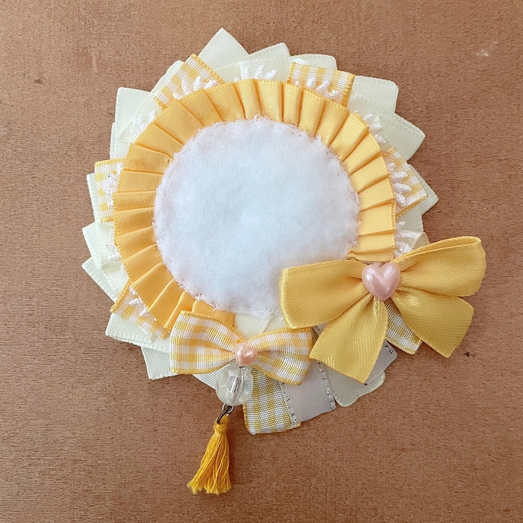 缶バッジロゼット イエローカラー レース チェック