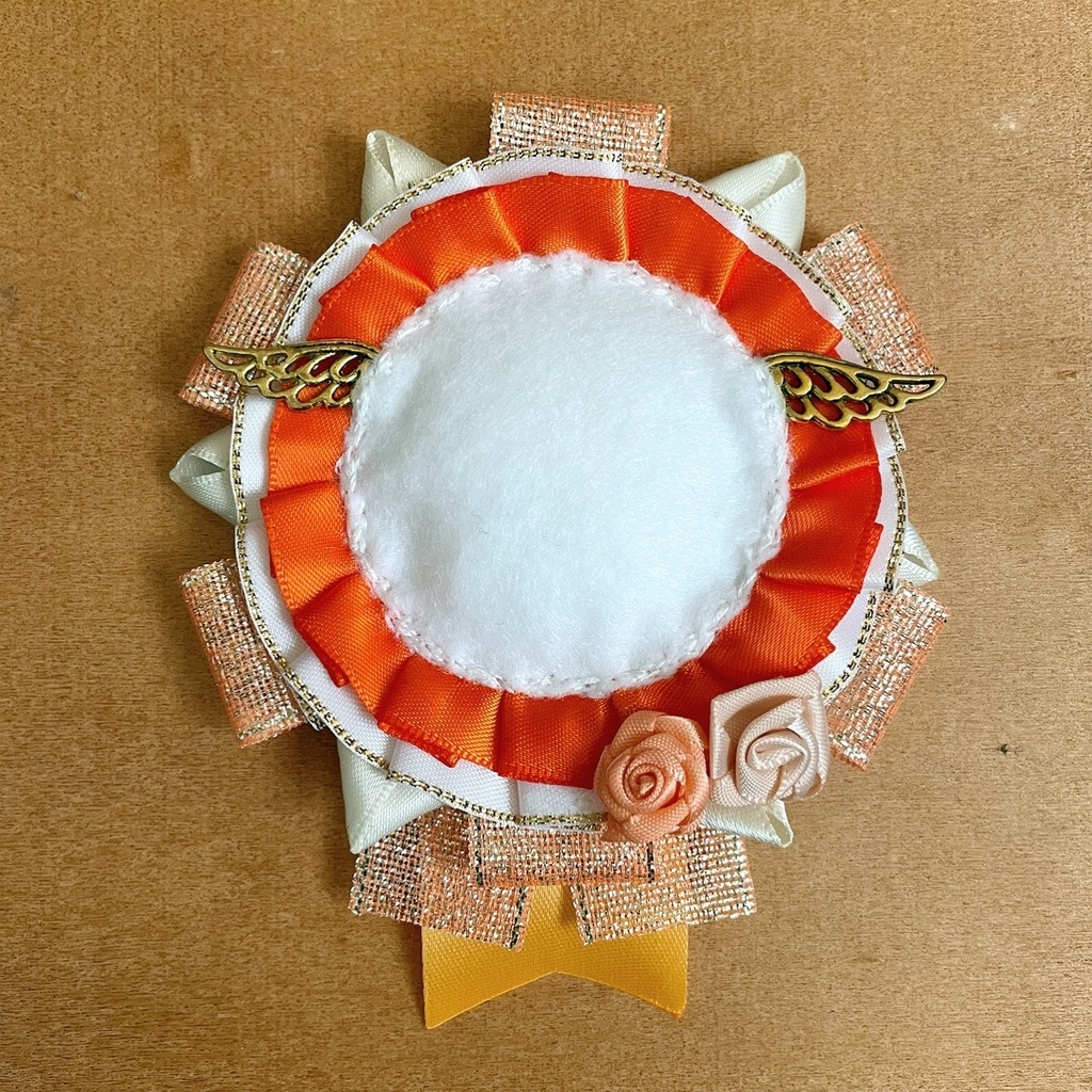 天使の羽根 缶バッジロゼット オレンジ ホワイト ローズ