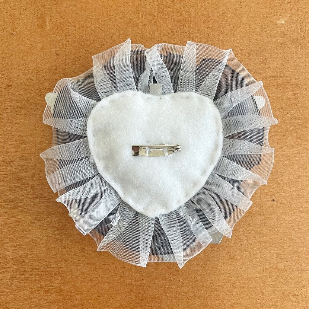 天使の羽 ハート缶バッジロゼット シフォンフリル ブラック