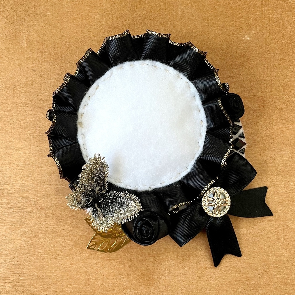 缶バッジロゼット ブラックカラー ローズブーケ バタフライ