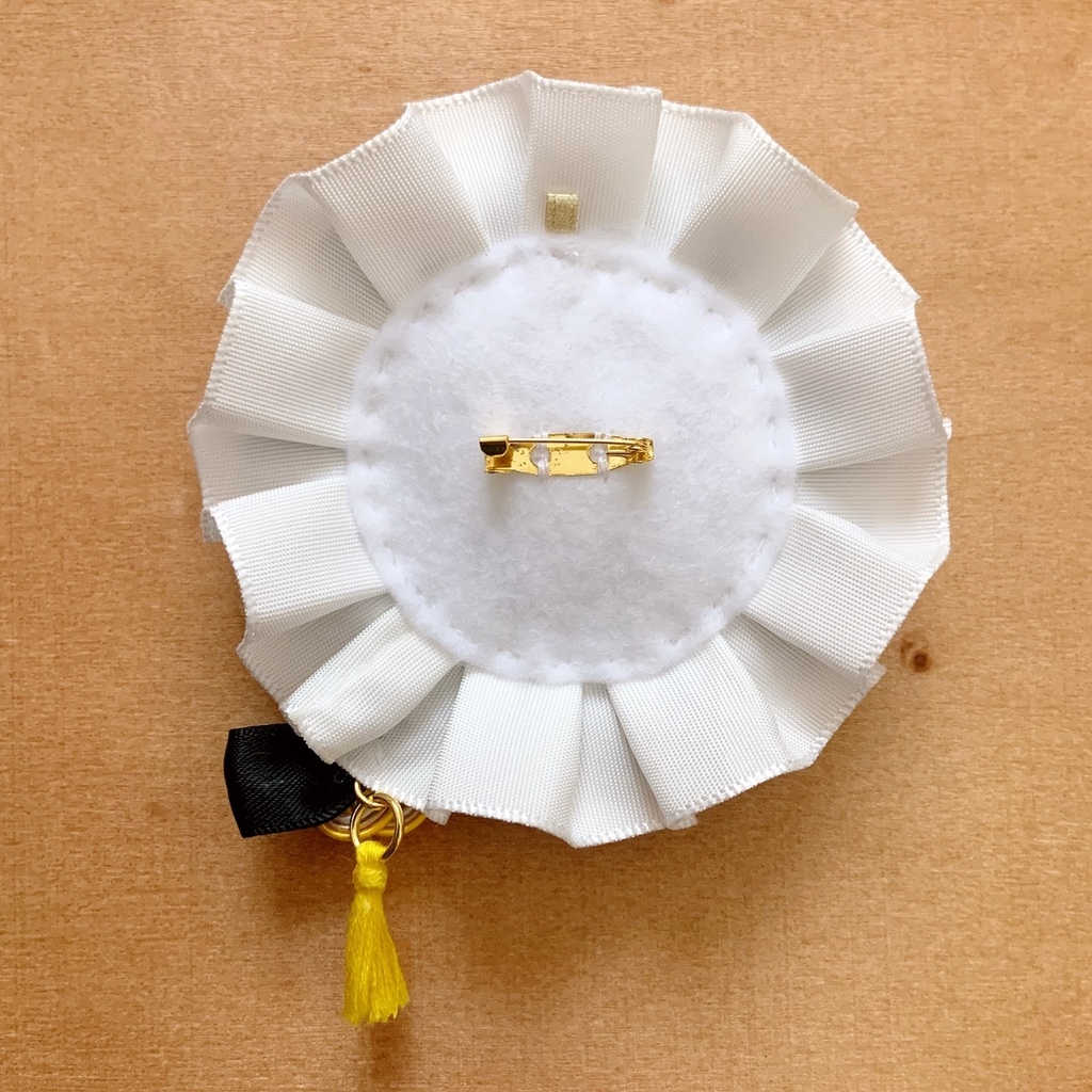 缶バッジロゼット イエロー × ゴールド 梅華繚乱