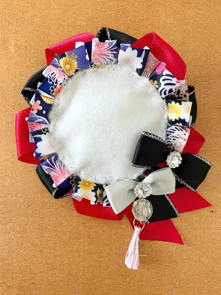 缶バッジロゼット レッド × ブラック 彼岸花の宴