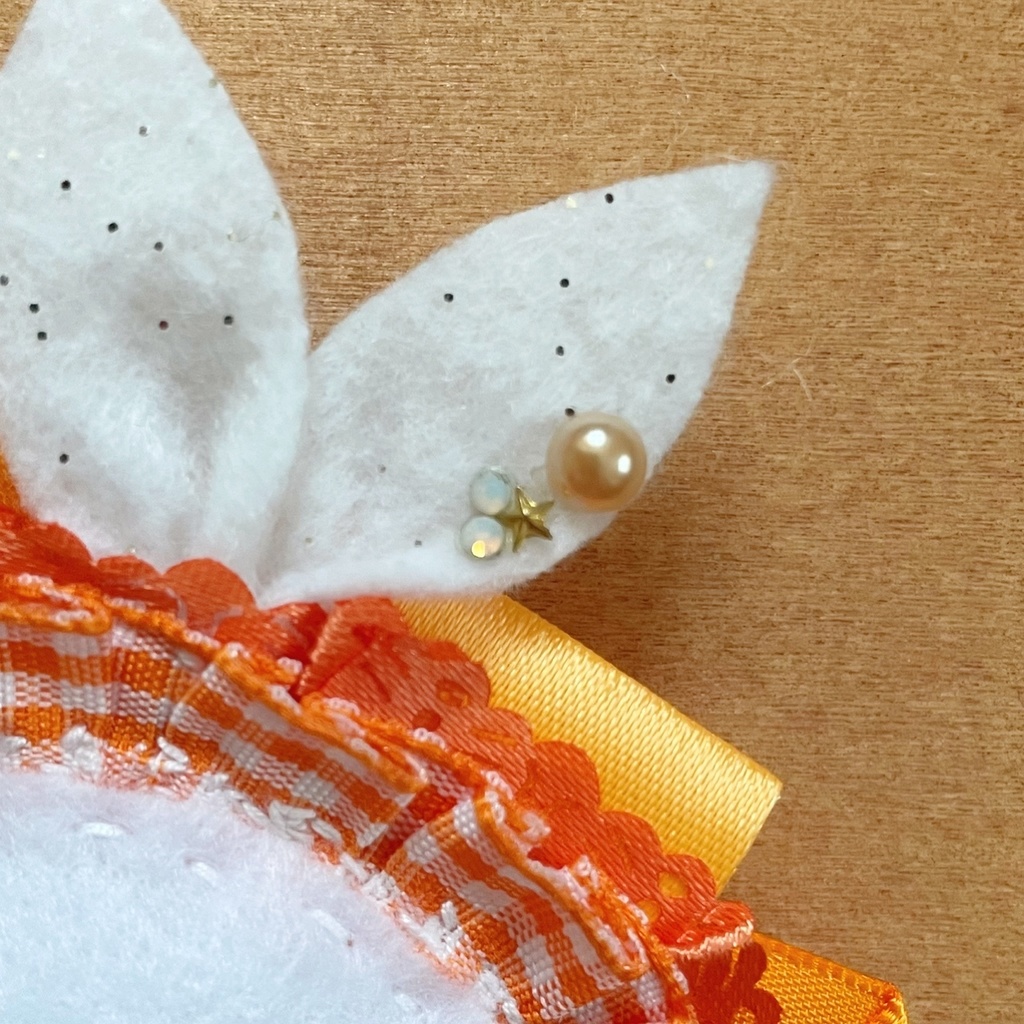 うさ耳 缶バッジロゼット オレンジ チェック シューティングスター