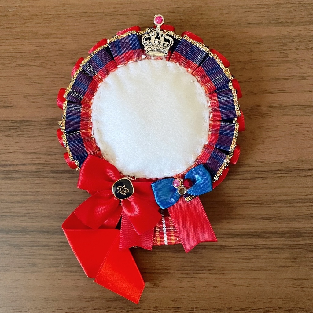 缶バッジロゼット レッド × ブルー チェック クラウン