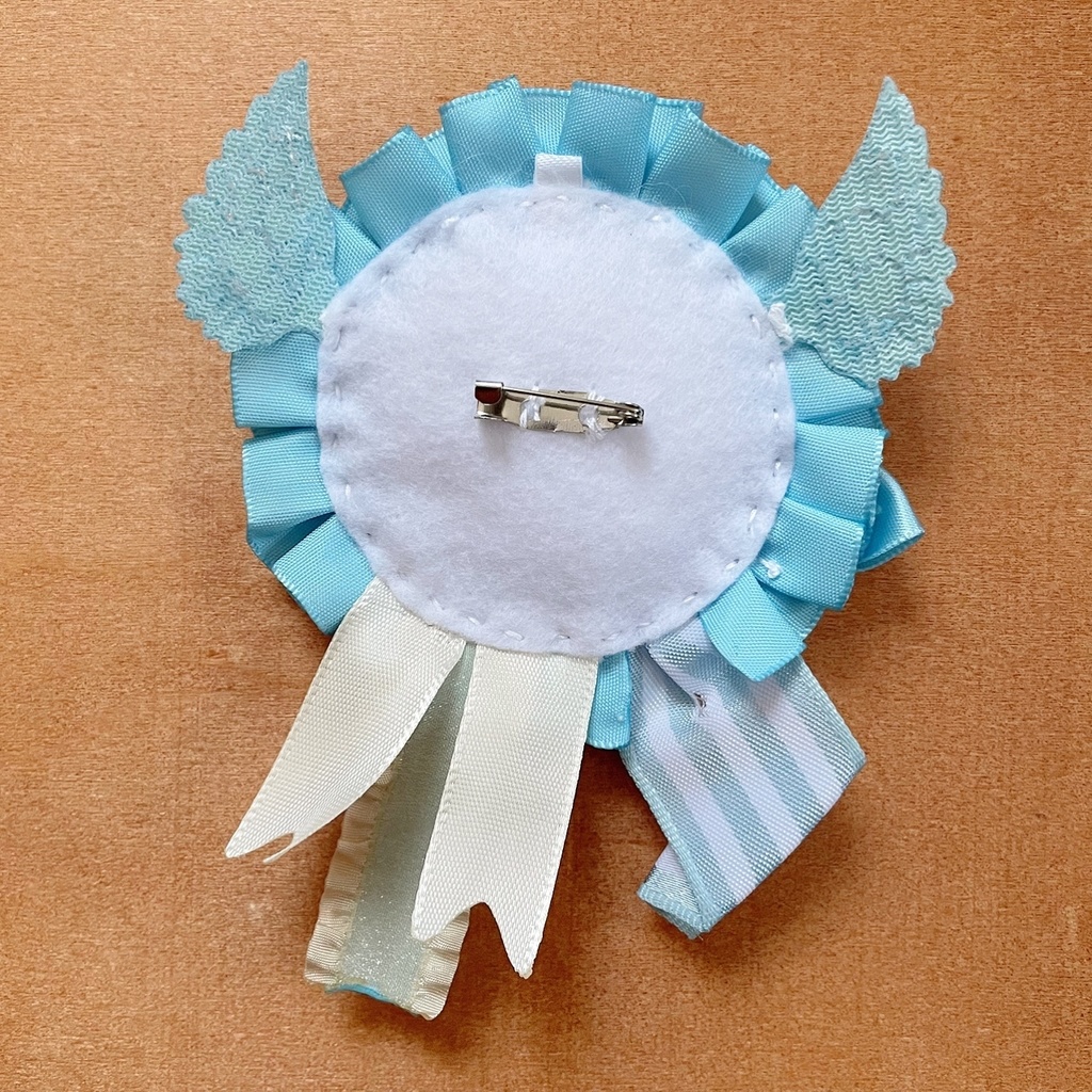 天使の羽根 缶バッジロゼット オーロラ レース ブルーカラー