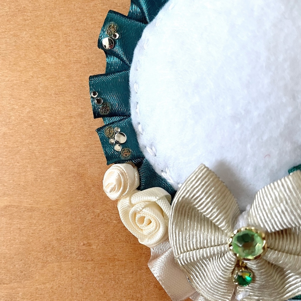 キーホルダーも付けられるハート型 缶バッジロゼット グリーン ビッグリボン