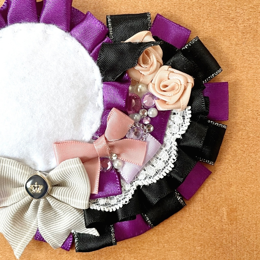 キーホルダーも付けられるハート型 缶バッジロゼット パープル ブラック デビル