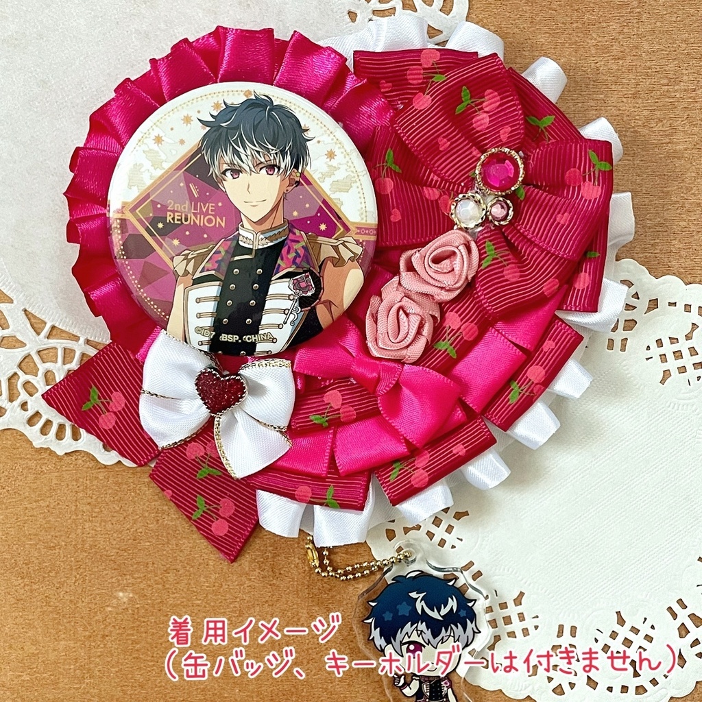 キーホルダーも付けられるハート型 缶バッジロゼット チェリーピンク ビッグリボン