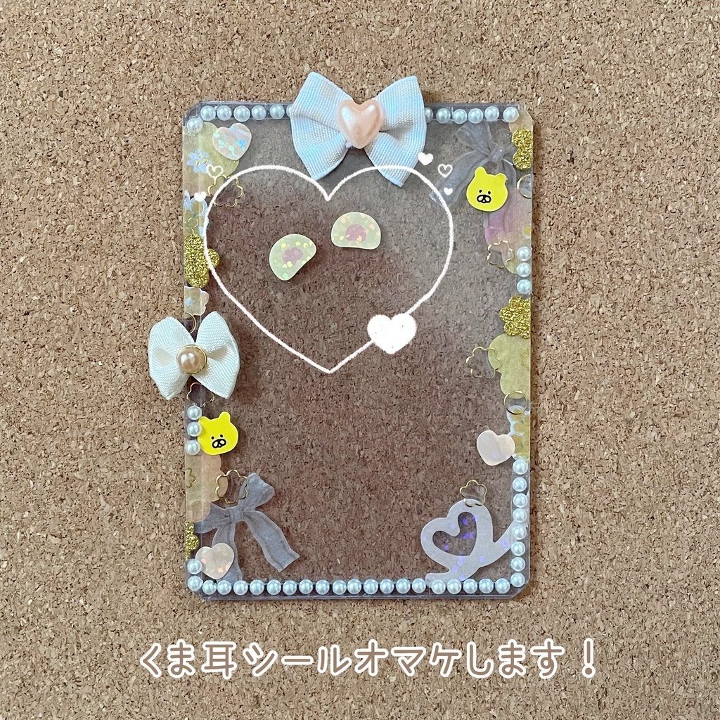 キーホルダーも付けられる ハート型缶バッジロゼット カードケース ベージュ ベア