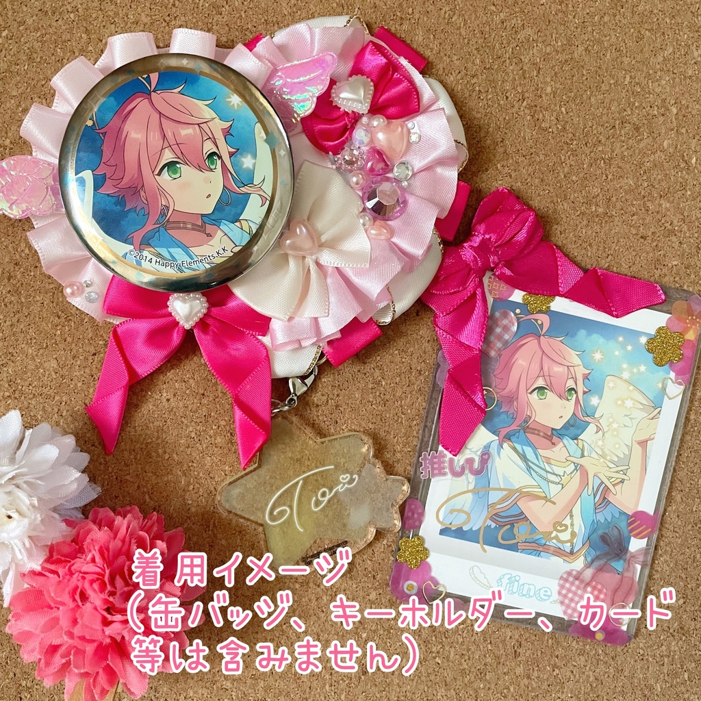 キーホルダーも付けられる ハート型缶バッジロゼット カードケース ピンク天使