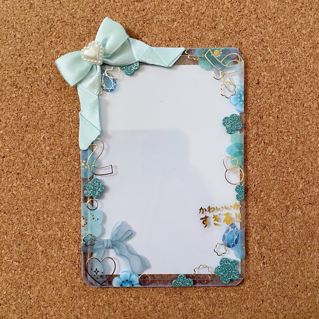 キーホルダーも付けられる ハート型缶バッジロゼット カードケース ブルー天使