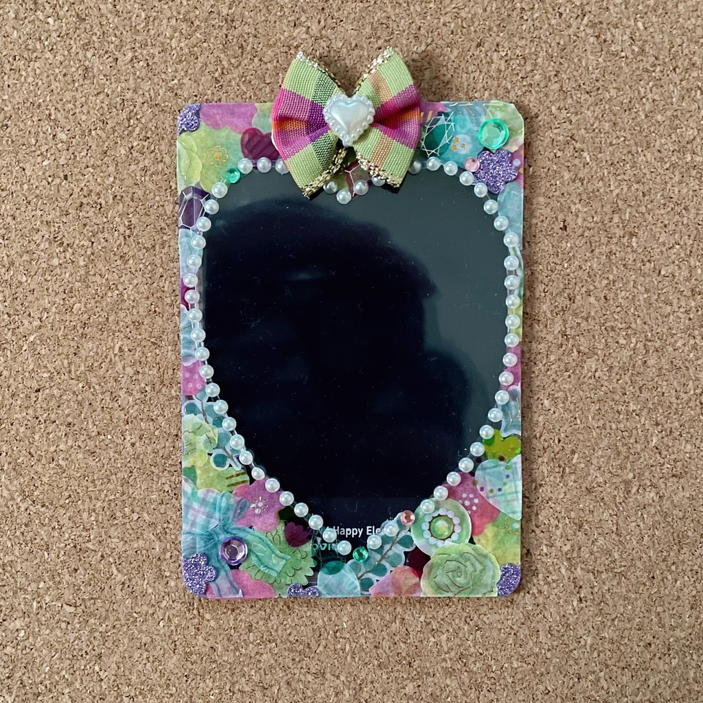 キーホルダー付けられる ハート型缶バッジロゼット カードケース グリーンチェック