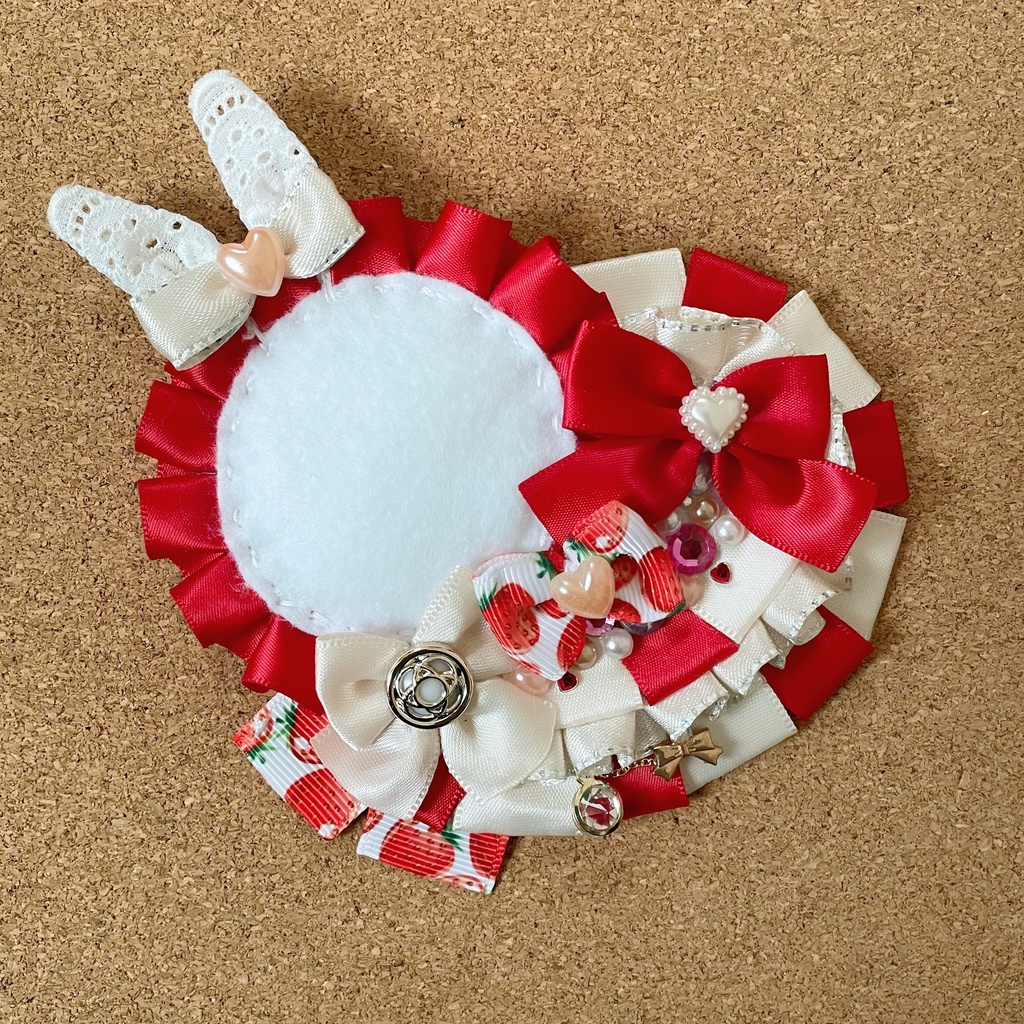 キーホルダー付けられる ハート型缶バッジロゼット カードケース レッドストロベリー