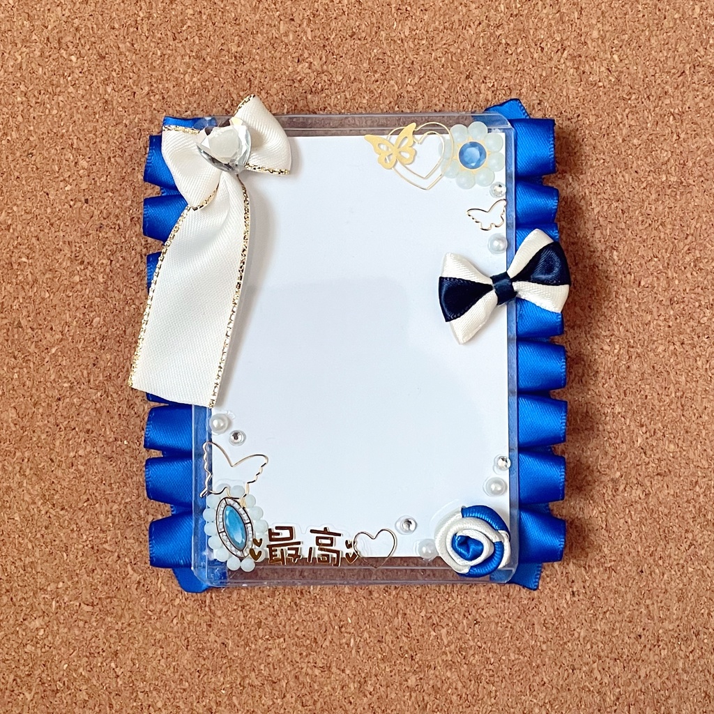 キーホルダー付けられる ハート型缶バッジロゼット カードケース ブルー 薔薇 蝶