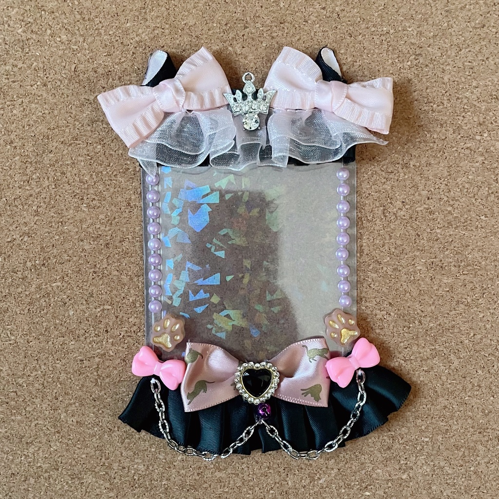 キーホルダーもつけられる ネコ耳バッジロゼット 硬質ケース ピンク 2点セット