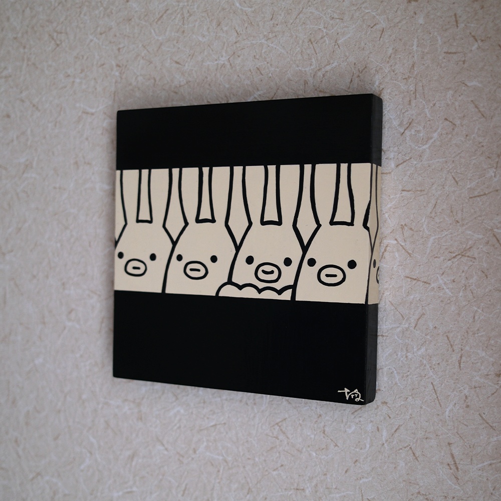 木製キャンバス「ポンコツうさぎは見ている」