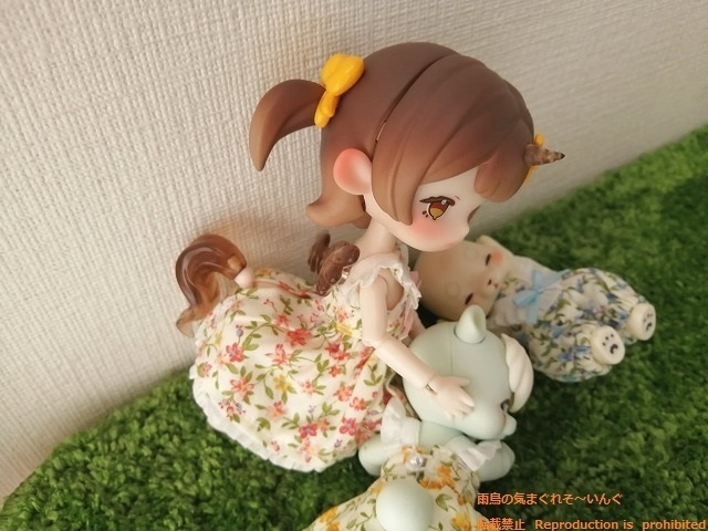 小花柄・ホワイトワンピース