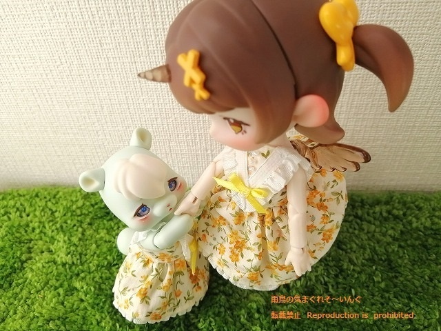 小花柄・ホワイトワンピース