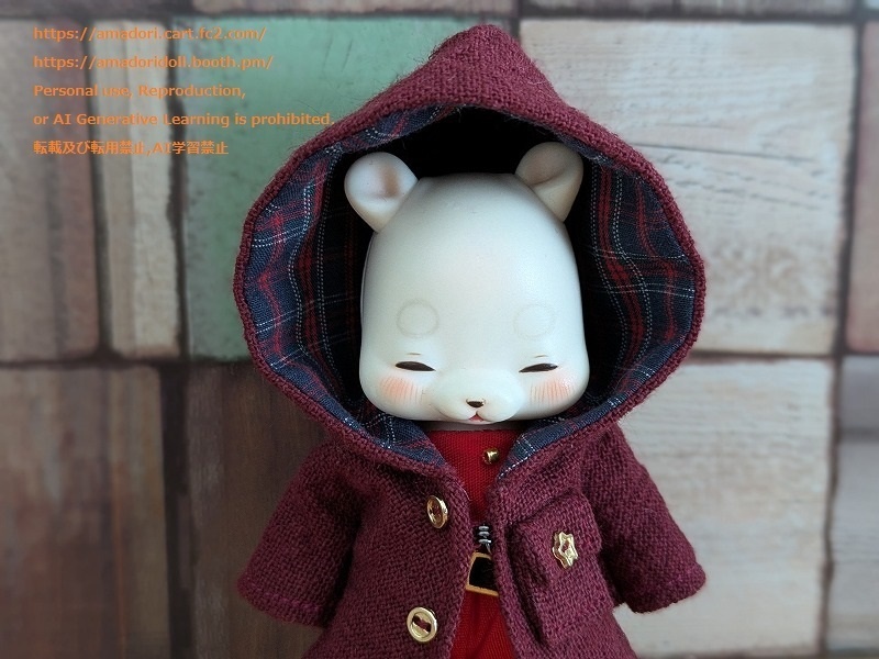 大きなフードのコート