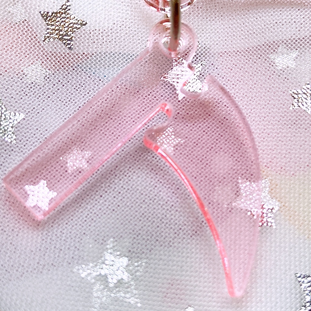 サーティーン アクキー