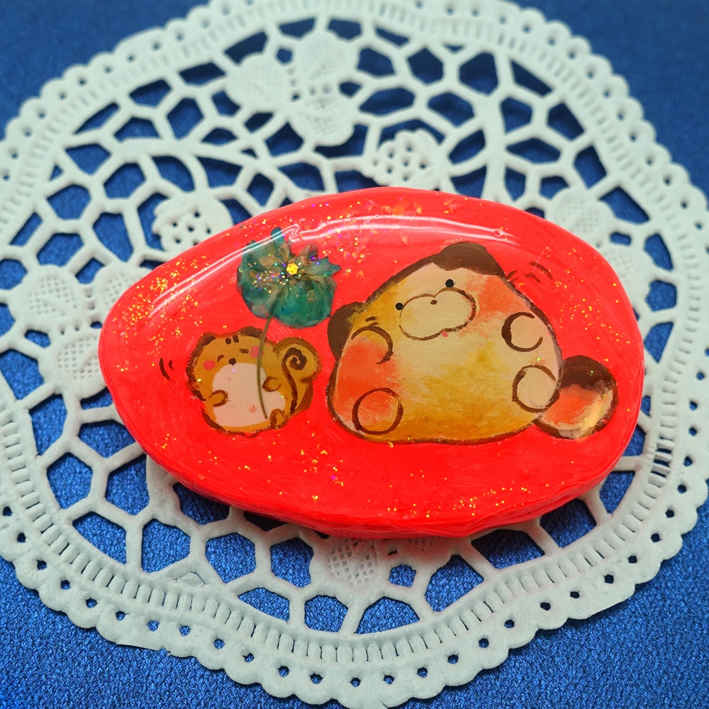 ねこちゃんとりすさんのブローチ