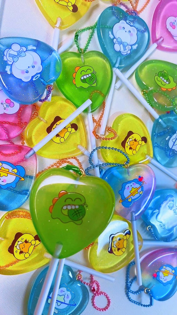 【ランダムくじ】ペロペロキャンディ風キーホルダー 全7種類