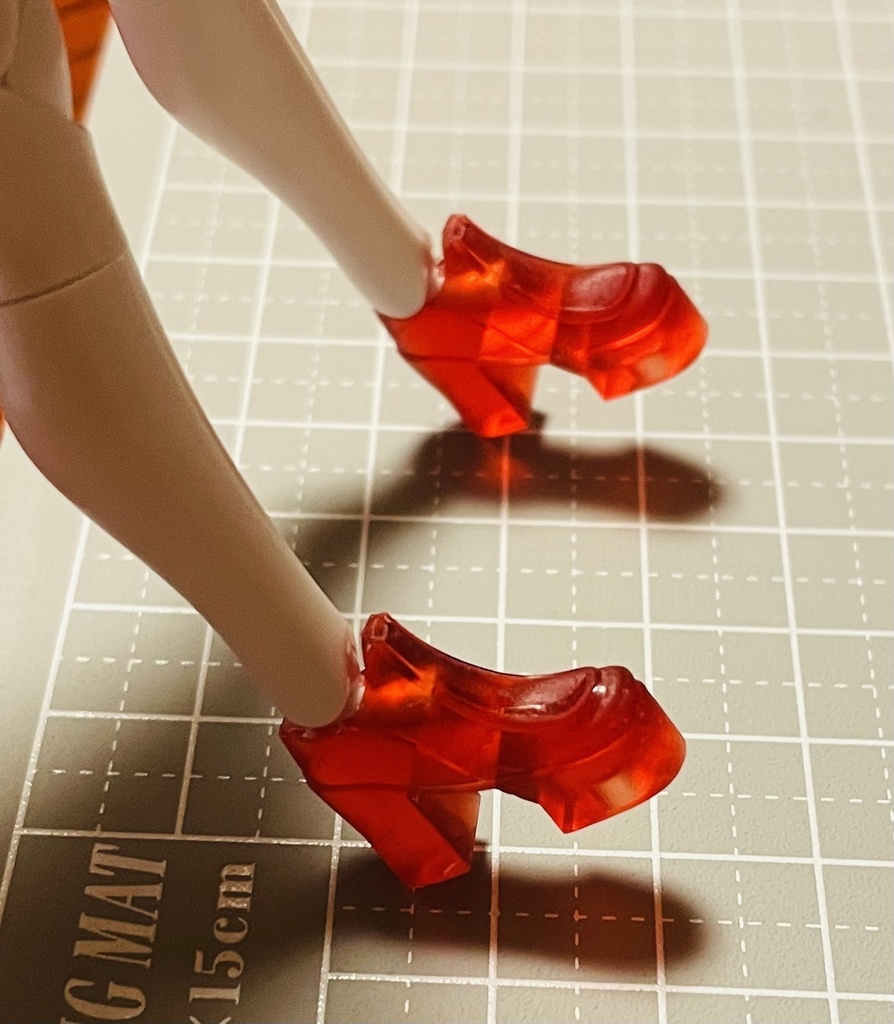 試作赤い厚底ブーツ