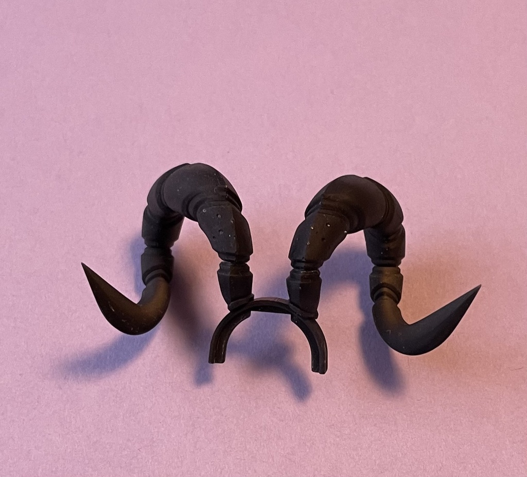 試作巻き角セット 冥獄の黒羊角