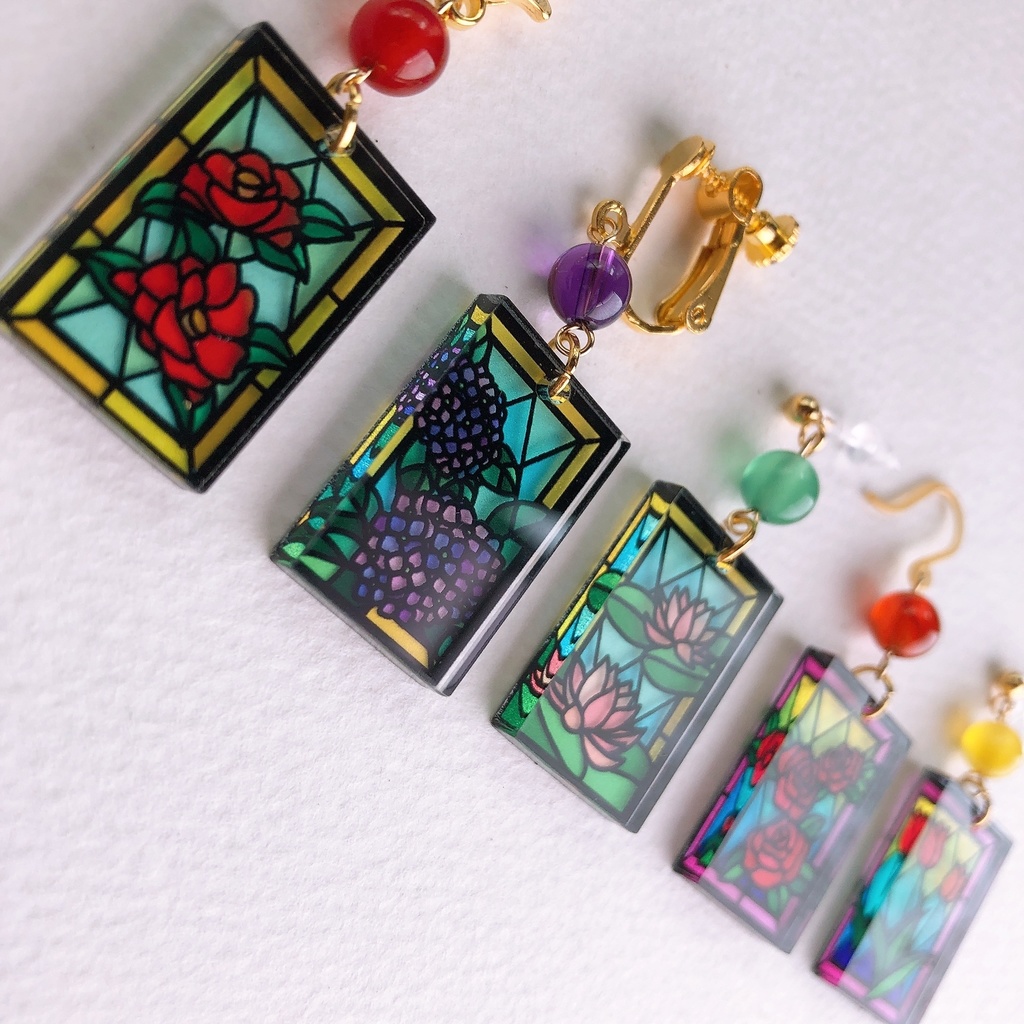 お花のステンドグラス風ピアス(チャーム/イヤリング変更可)