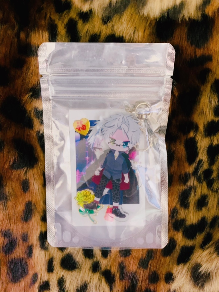 氷丘唯🤍アクリルキーホルダー