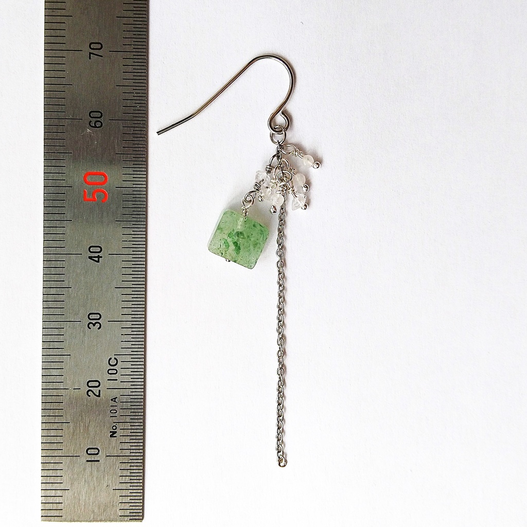 【金属アレルギー対応】グリーンアベンチュリンの推しカラーピアス