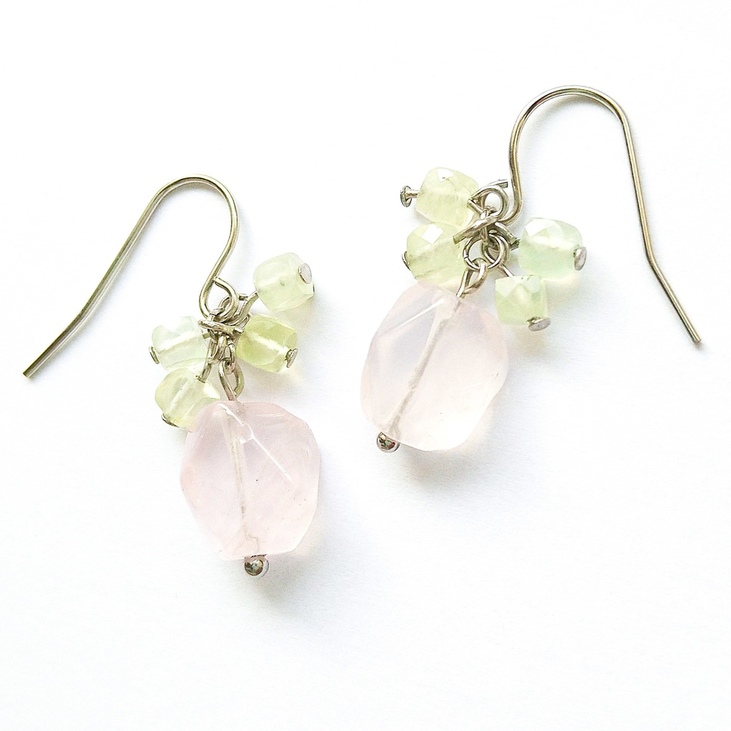 【金属アレルギー対応】ローズクオーツの葉桜ピアス