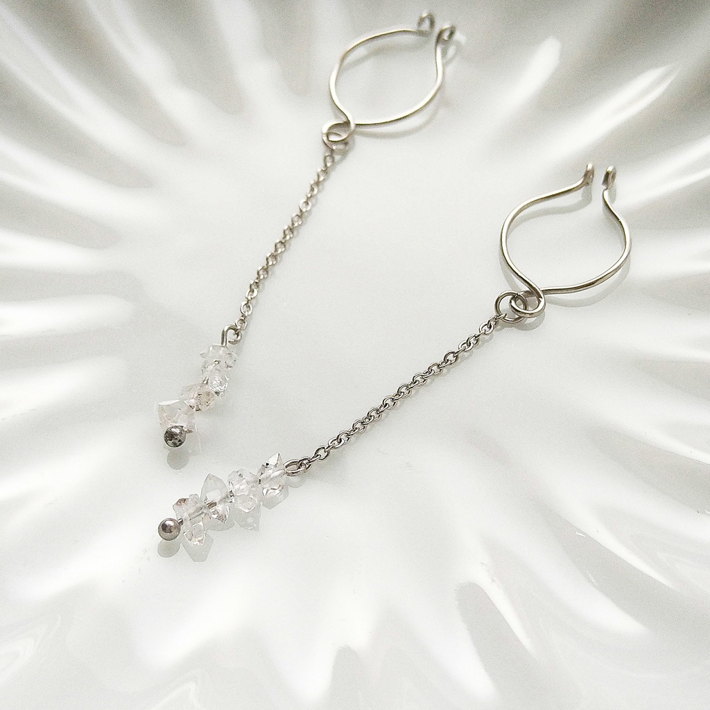 クリスタルのロングイヤーカフ【金属アレルギー対応】