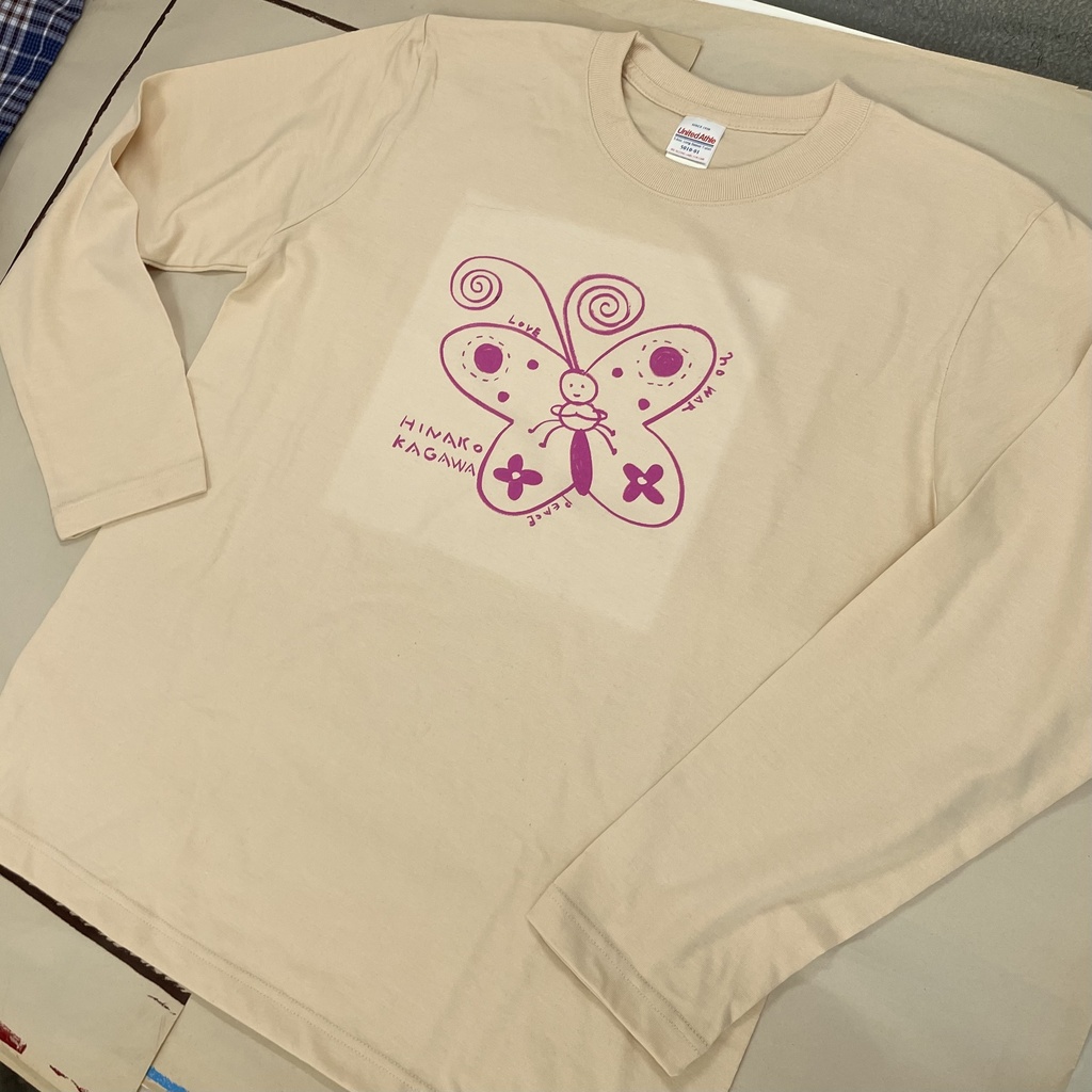 【リトグラフTシャツ】Praying Butterfly (apricot cream)