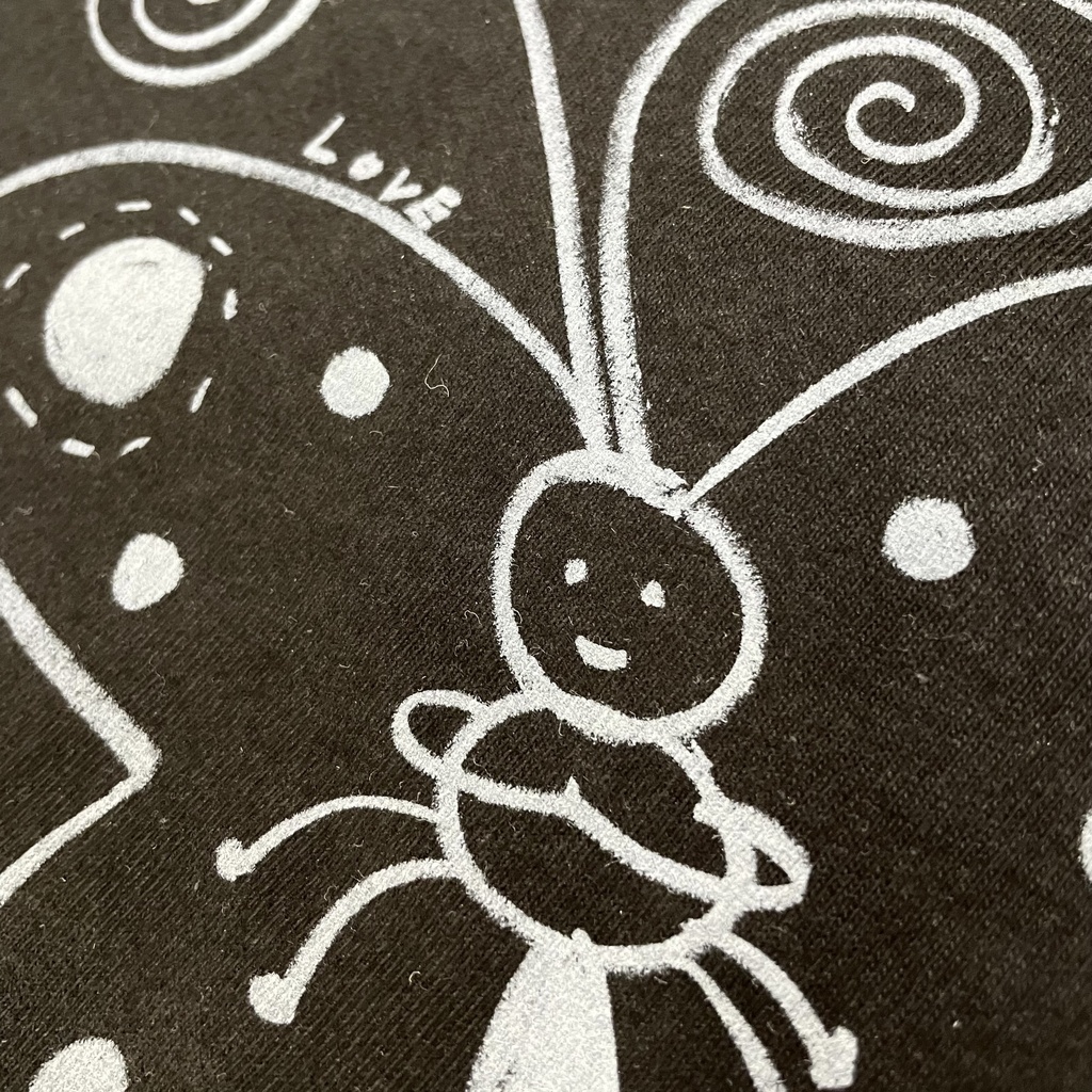 【リトグラフTシャツ】Praying Butterfly (black sesami)
