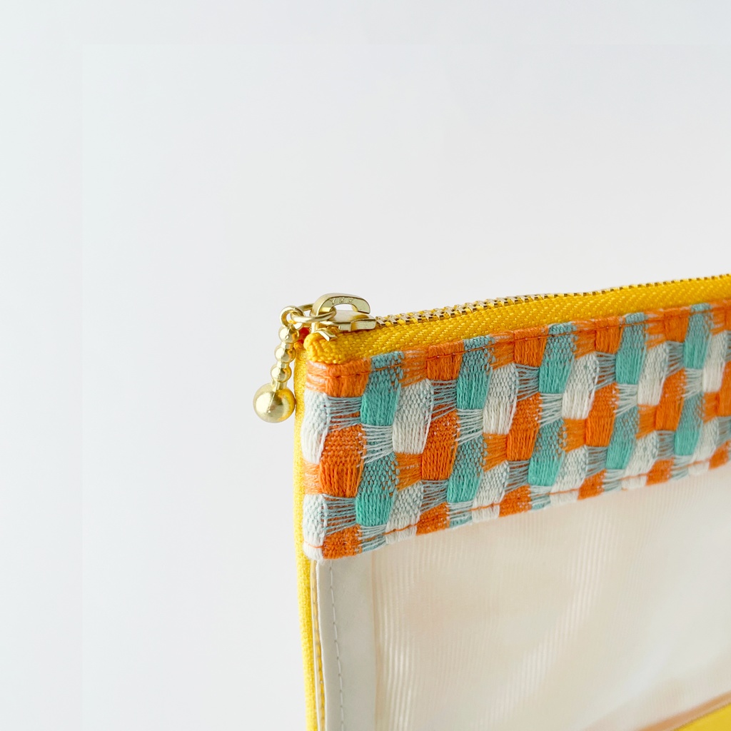 窓付きポーチ/Oriens