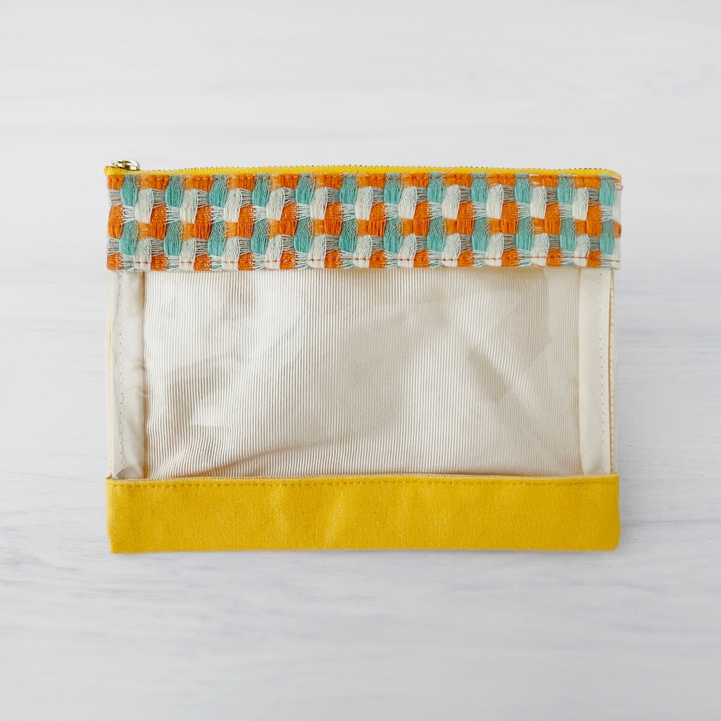 窓付きポーチ/Oriens