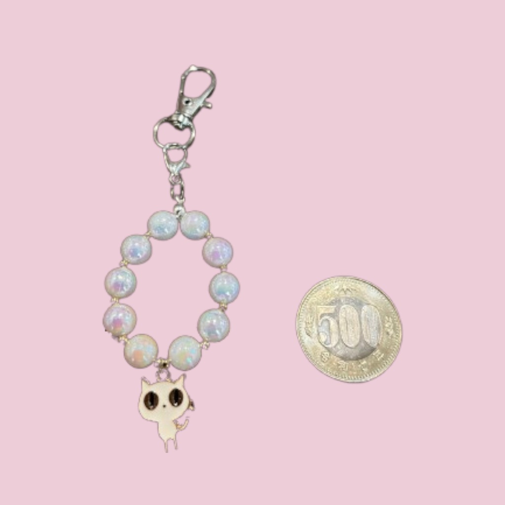 オーロラビーズとねこチャームのストラップ