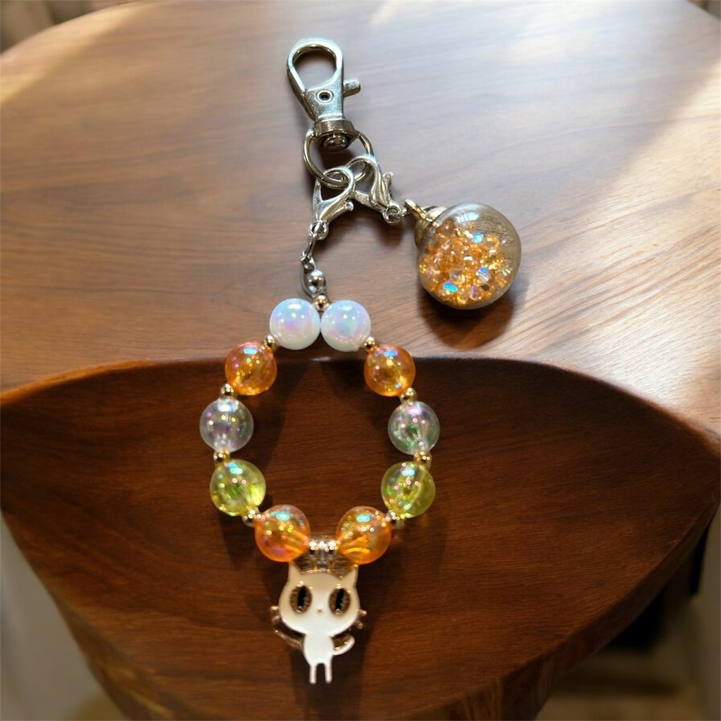 陽だまりと猫のビーズキーホルダー / シャボン玉のような煌めき