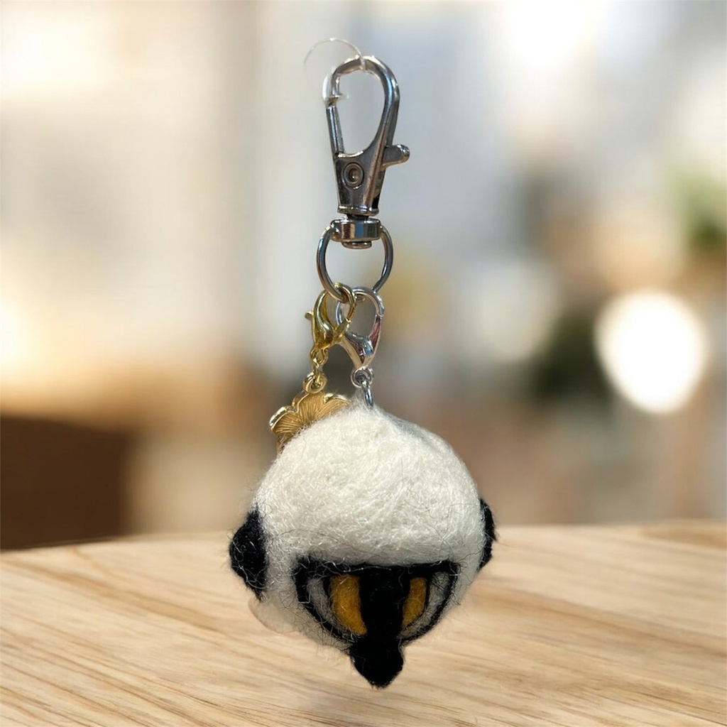 ふわっふわの雪の妖精❄️うしろ姿まで愛おしいシマエナガちゃんの羊毛チャーム