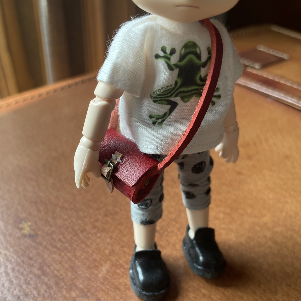 オビツ11 ショルダーバッグ 本革