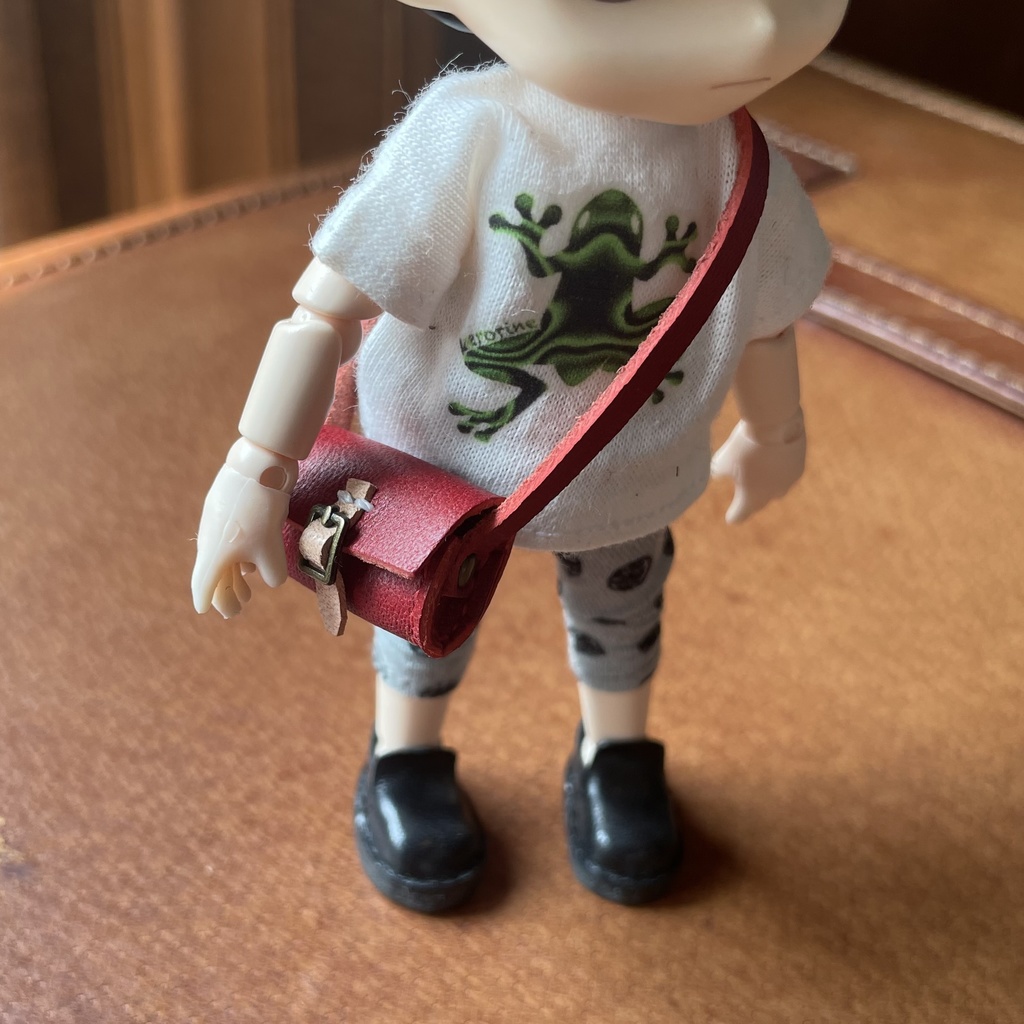 オビツ11 ショルダーバッグ 本革