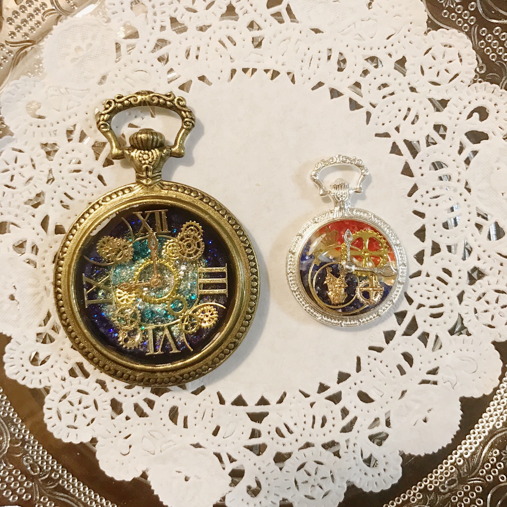 職別イメージ懐中時計型アクセサリー【剣/弓】