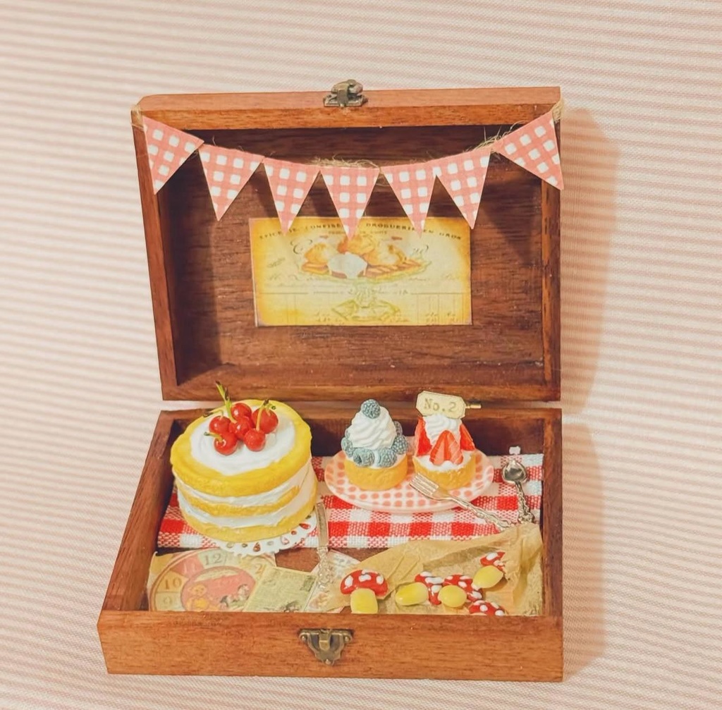 +Handmade+ Party Set Cherry Cake with Wooden Box - Kawaii Miniature World Doll Room