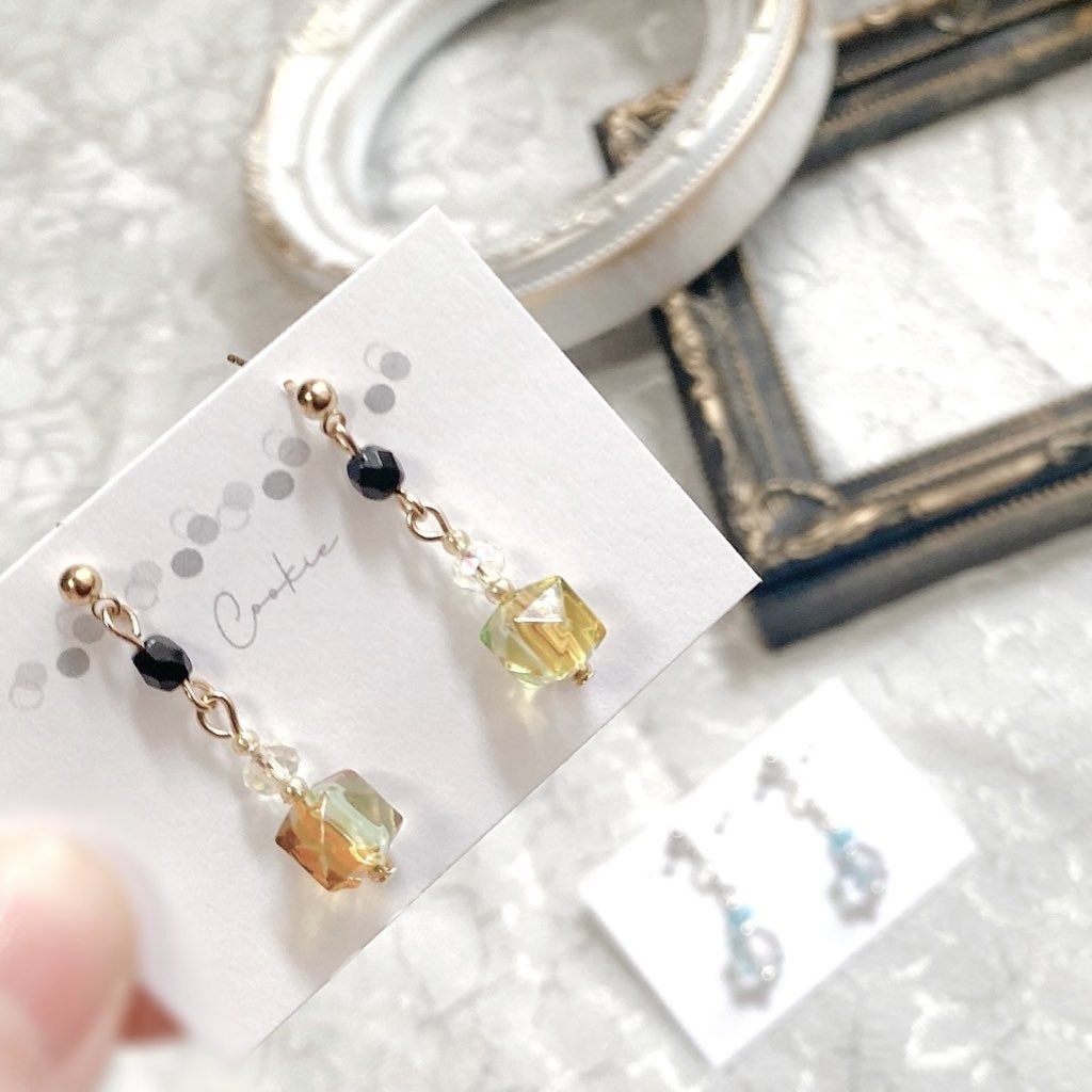 最強カラーピアス