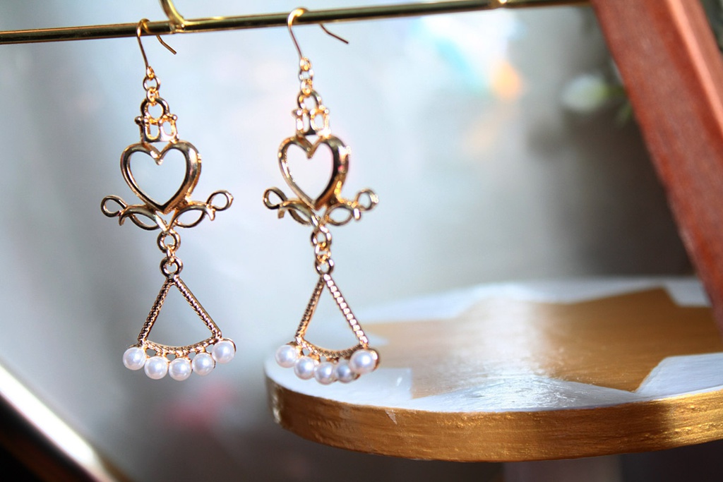 メイヴイメージイヤリング・ピアス