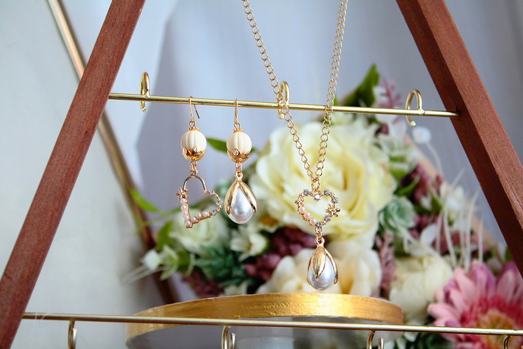 マリーアントワネットイメージイヤリング・ピアス