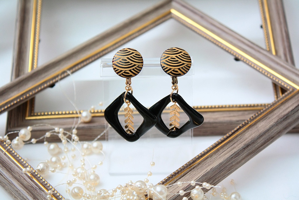 岡田以蔵イメージイヤリング&ピアス