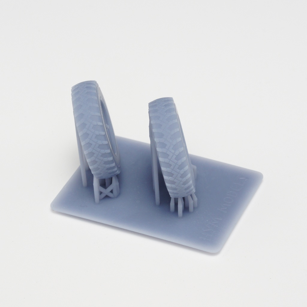 1/35 シュビムワーゲン166型用 自重変形ワイドタイヤセット