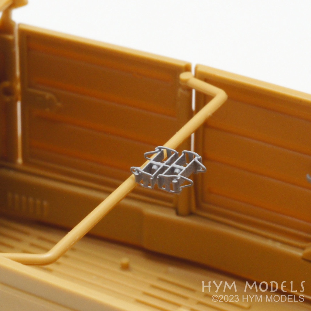 1/35 キューベルワーゲン82型用 自重変形タイヤ+ディテールアップパーツセット